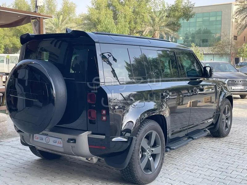 2025 لاند روفر ديفيندر