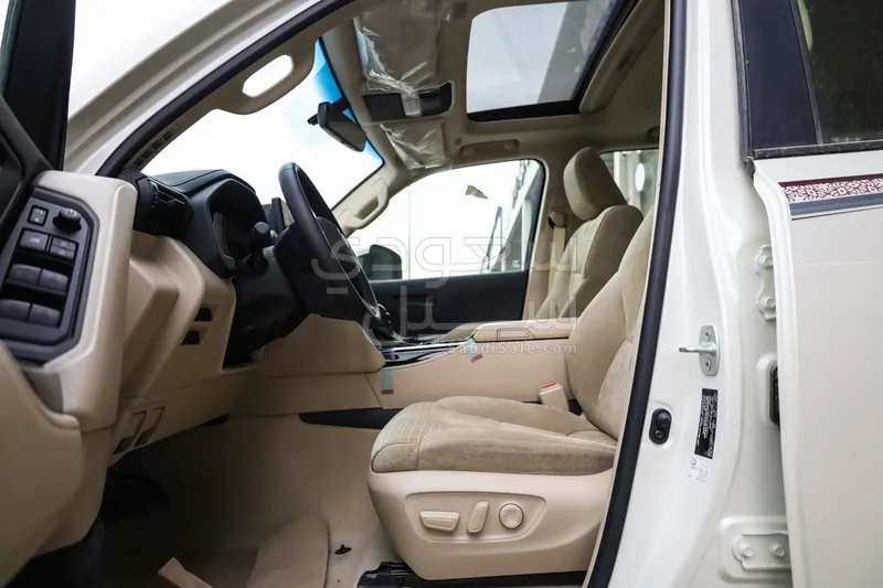 2025 تويوتا لاند كروزر جي اكس ار