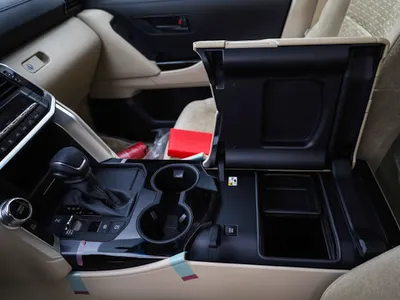 2025 تويوتا لاند كروزر جي اكس ار