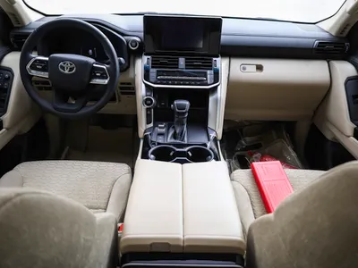 2025 تويوتا لاند كروزر جي اكس ار