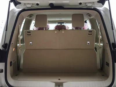 2025 تويوتا لاند كروزر جي اكس ار