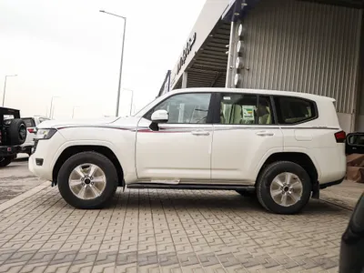 2025 تويوتا لاند كروزر جي اكس ار