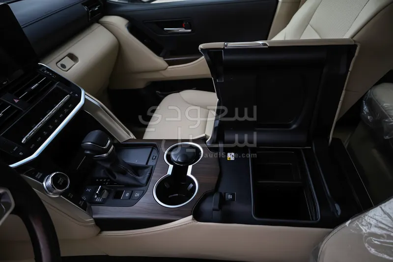 2026 تويوتا لاند كروزر جي اكس ار