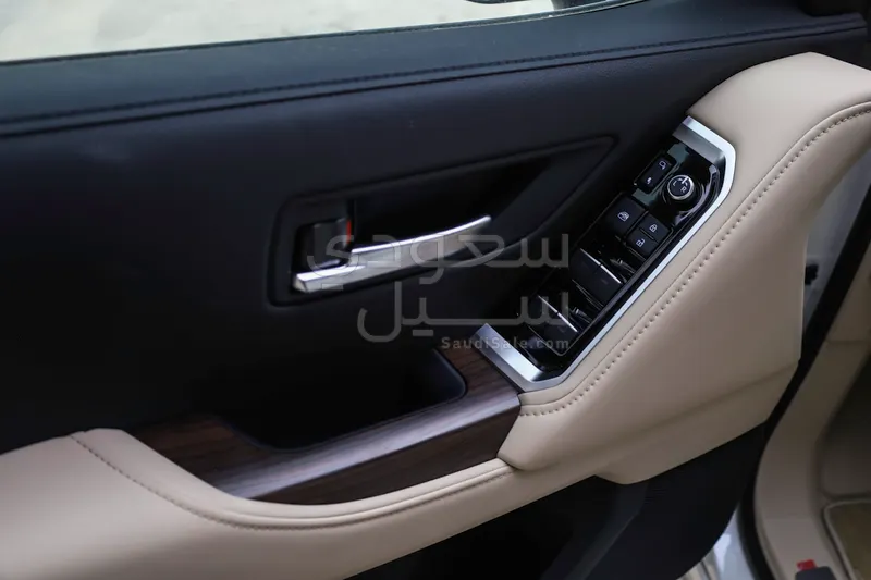 2026 تويوتا لاند كروزر جي اكس ار