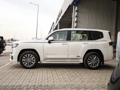 2026 تويوتا لاند كروزر جي اكس ار