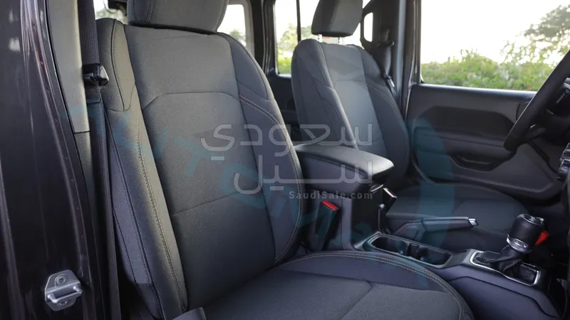 2025 جييب رانجلر سبورت بلس