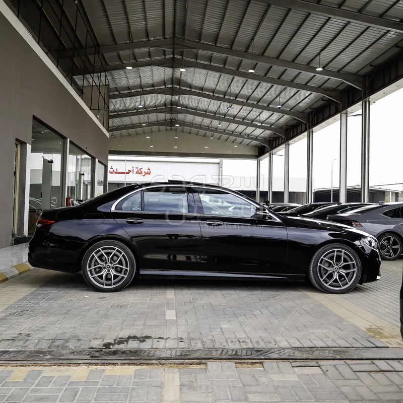 2021 مرسيدس - بنز إي 300