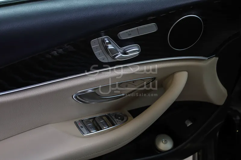 2021 مرسيدس - بنز إي 300