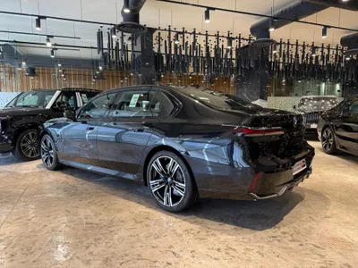 2025 BMW 7 Series 735i