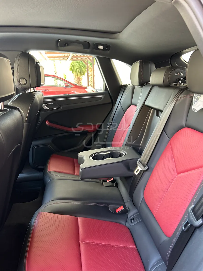 2025 بورش ماكان