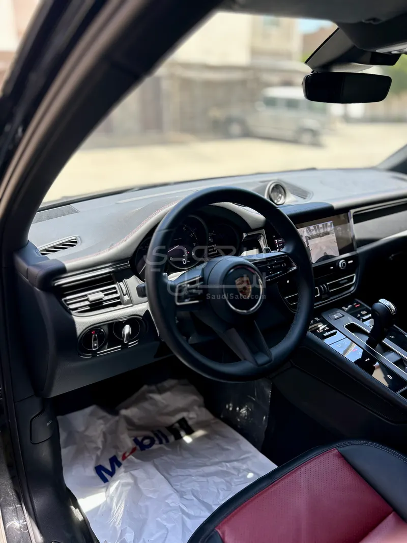 2025 بورش ماكان