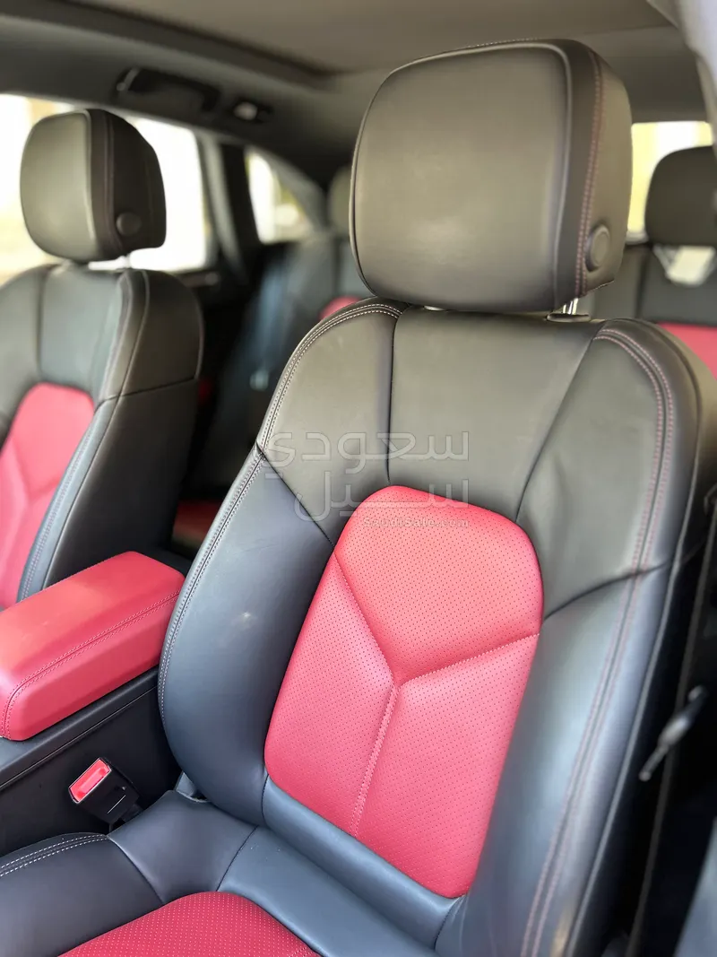 2025 بورش ماكان