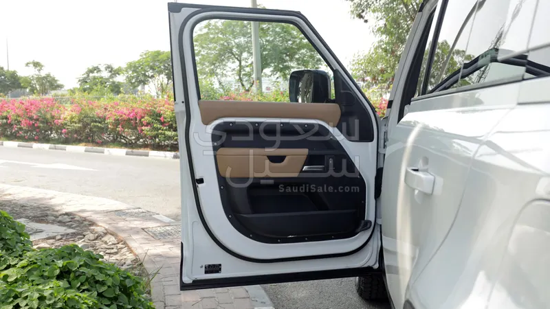 2025 لاند روفر ديفيندر 130 اكس