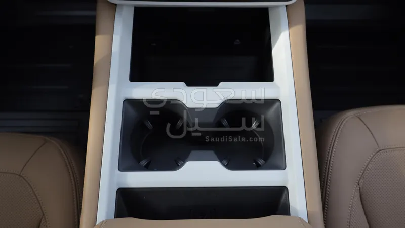 2025 لاند روفر ديفيندر 130 اكس