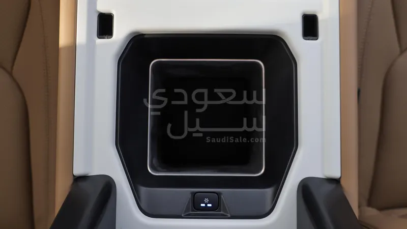 2025 لاند روفر ديفيندر 130 اكس