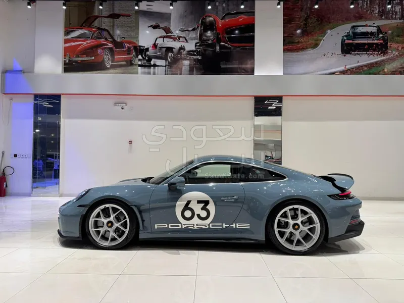 2024 بورش 911 اس تي