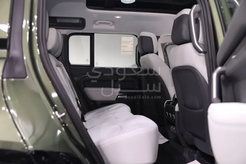 2026 لاند روفر ديفيندر اس اي