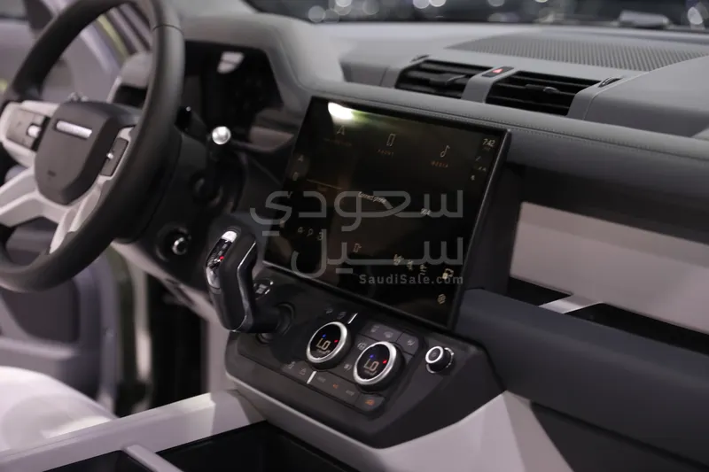 2026 لاند روفر ديفيندر اس اي