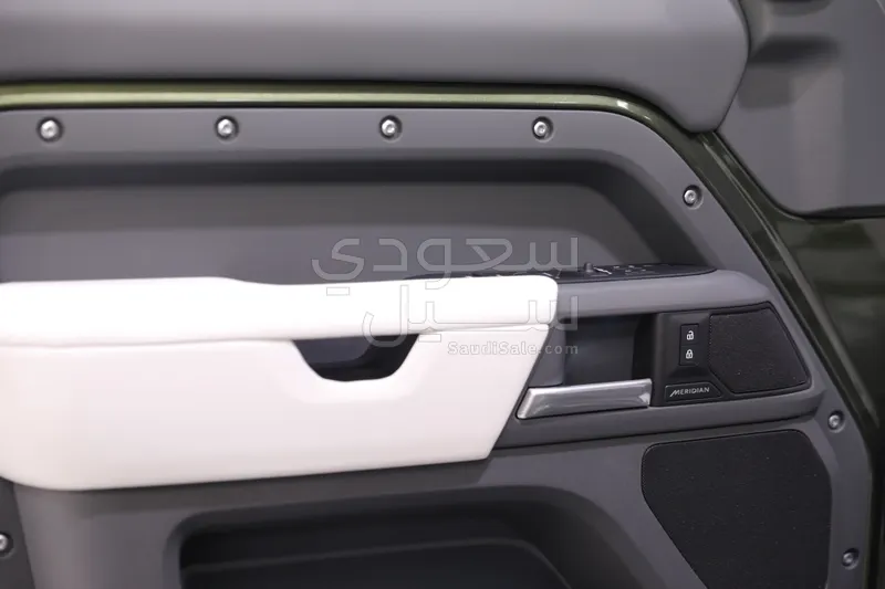 2026 لاند روفر ديفيندر اس اي