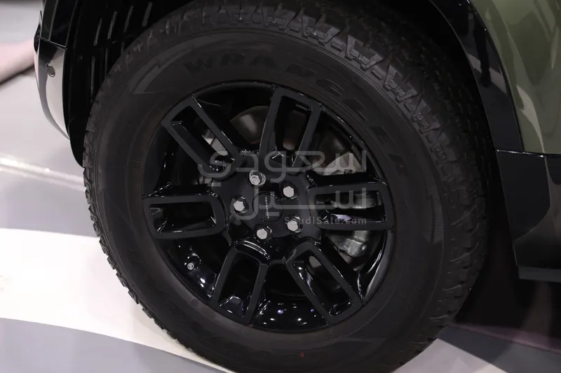 2026 لاند روفر ديفيندر اس اي