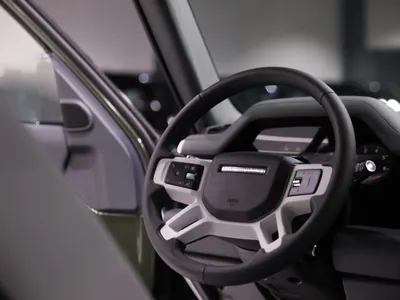 2026 لاند روفر ديفيندر اس اي