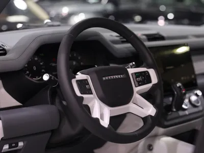 2026 لاند روفر ديفيندر اس اي