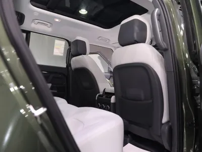 2026 لاند روفر ديفيندر اس اي