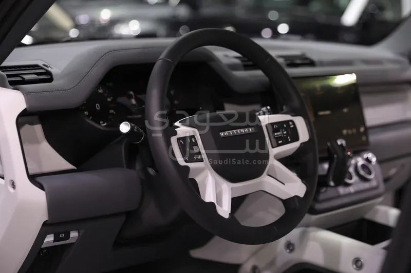 2026 لاند روفر ديفيندر اس اي