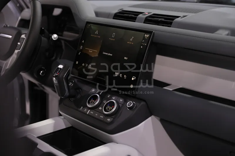 2026 لاند روفر ديفيندر اس اي