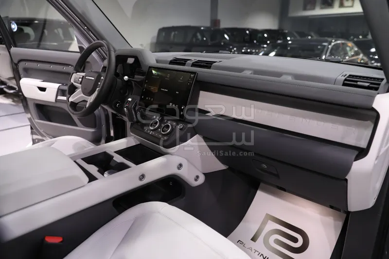 2026 لاند روفر ديفيندر اس اي