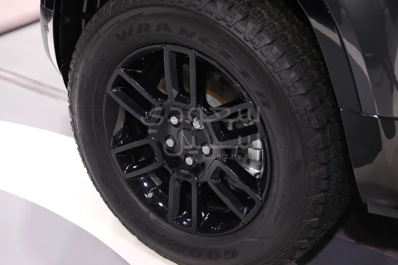 2026 لاند روفر ديفيندر اس اي