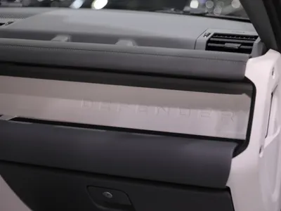 2026 لاند روفر ديفيندر اس اي