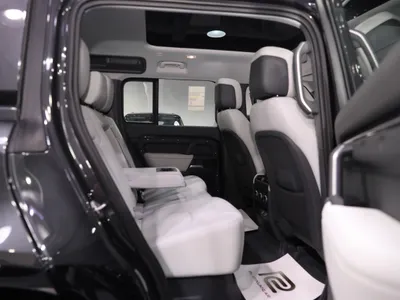 2026 لاند روفر ديفيندر اس اي