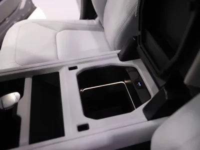 2026 لاند روفر ديفيندر اس اي