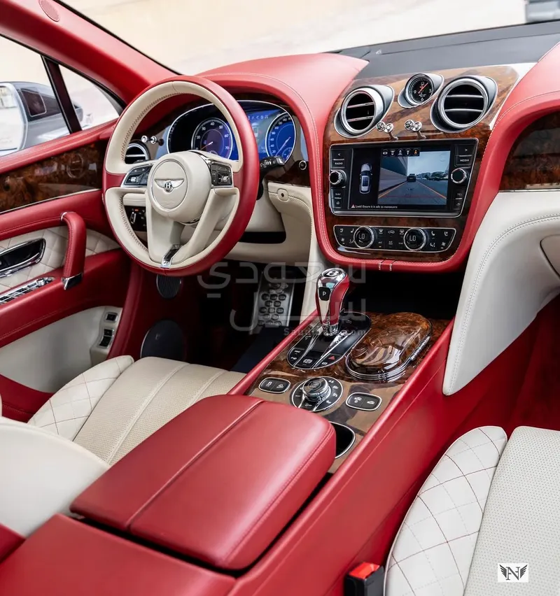 2017 بنتلي بنتايجا الاصدار الاول