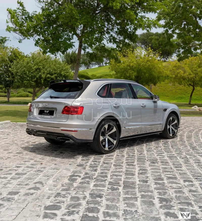 2017 بنتلي بنتايجا الاصدار الاول