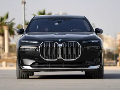 2024 بي ام دبليو الفئة السابعة 735 إل أي