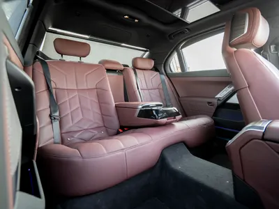 2024 بي ام دبليو الفئة السابعة 735 إل أي