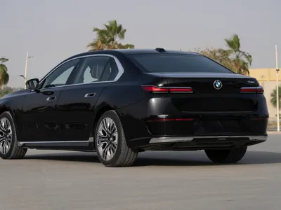 2024 بي ام دبليو الفئة السابعة 735 إل أي