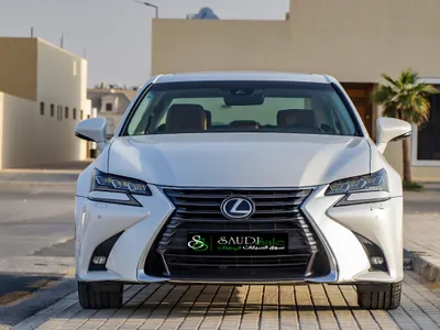 2016 لكزس جي إس 200 تي