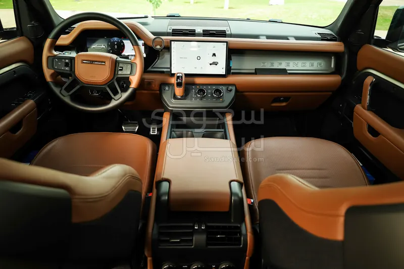 2025 لاند روفر ديفيندر اوكتا