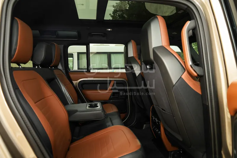 2025 لاند روفر ديفيندر اوكتا