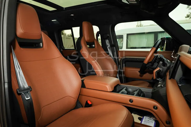 2025 لاند روفر ديفيندر اوكتا