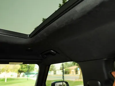 2025 لاند روفر ديفيندر اوكتا