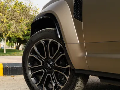 2025 لاند روفر ديفيندر اوكتا