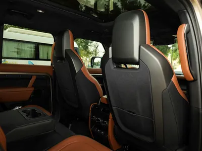 2025 لاند روفر ديفيندر اوكتا