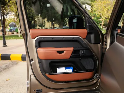 2025 لاند روفر ديفيندر اوكتا