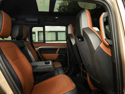 2025 لاند روفر ديفيندر اوكتا