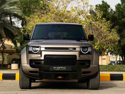 2025 لاند روفر ديفيندر اوكتا