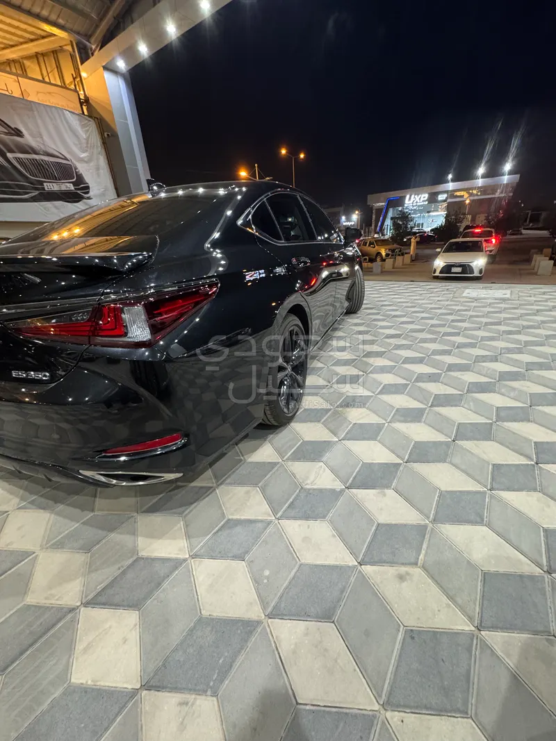 2025 لكزس إي إس 350 اف سبورت
